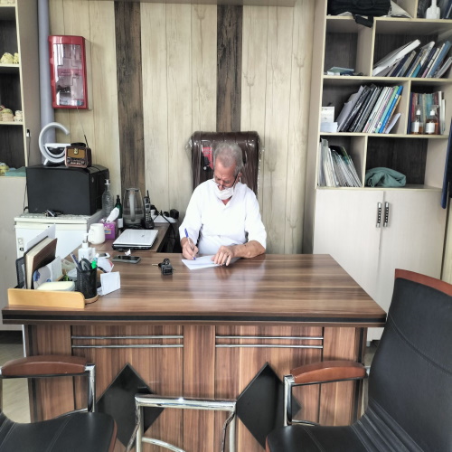 دکتر خسرو آبادی دندان پزشک